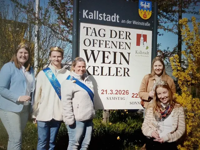 🍷🌸 Tag der offenen Weinkeller in Kallstadt 🌸🍷
📅 Samstag, 21. März &amp; Sonntag, 22. März 2026
⏰ 12:00 – 18:00 Uhr

✨ Highlights:
🍷 Probiert Weine am Ort ihrer Entstehung – inkl. Fassweinproben!
🎟 Probepass für 20 € in allen teilnehmenden Betrieben erhältlich
🪨 Geologie erleben: Infopoint „Stein und Wein“ am Saumagenplatz
🍽 Kulinarische Genüsse von Kallstadter Gastronomen
🎁 Gewinnspiel: Wählt euren Favoriten und gewinnt tolle Preise! | Foto: GUBO 